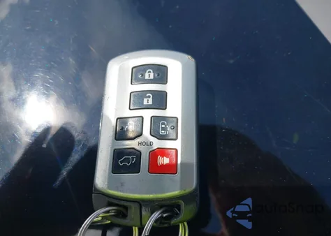 2017 Toyota Sienna Limited Premium 7 Passenger z USA, uszkodzony, nr VIN 5TDDZ3DC6HS164150